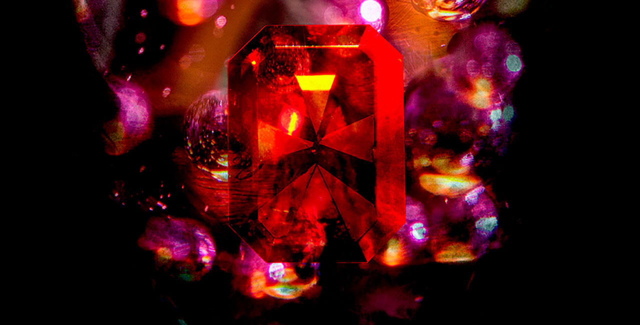 schwarze oder rote Diamanten als Schmuckstück, roter Fancy Diamond im Cushion Schliff