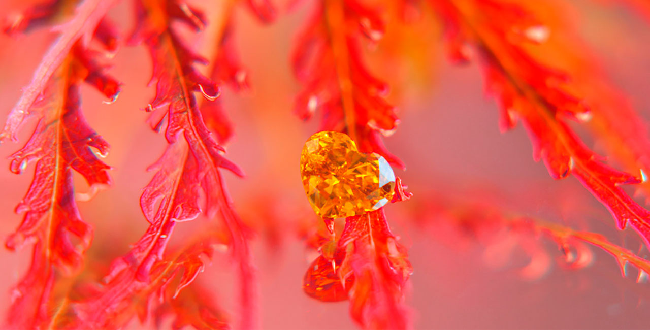 ORANGE DIAMOND - A magnificant ff fancy deep orange heart shaped diamond. See the burning fire. orangener Diamant im Herzschliff als Investition